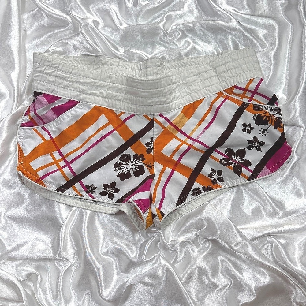 y2k Xhilaration Board Shorts White Excellent Plaid Hibiscus Floral Smocked S